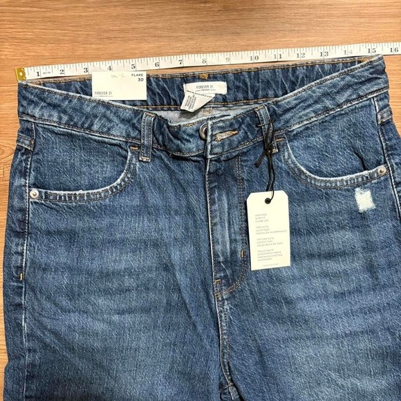 Forever 21 Daisy Embroidered Flare Jeans – Size 30 - Picture 3 of 8